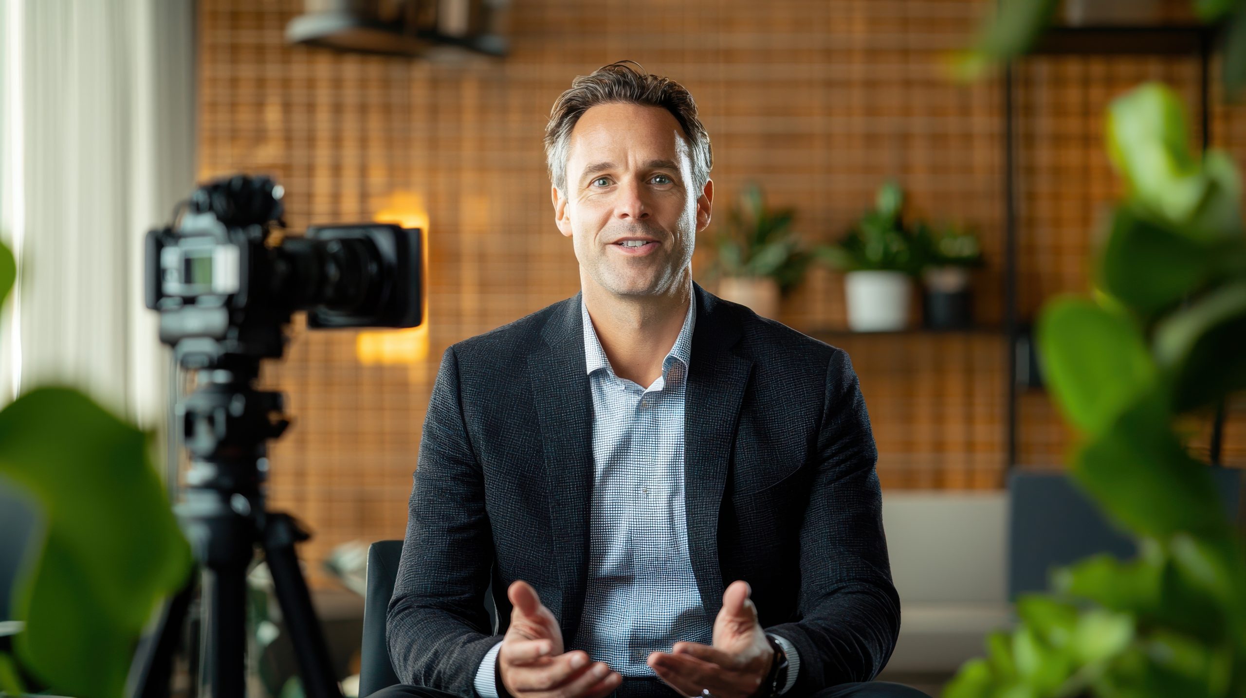 12 Powerful Corporate Video Ideas for B2B Companies